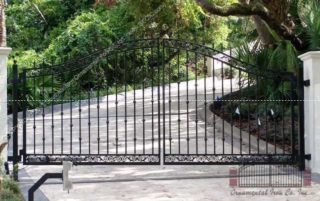 Custom Aluminum Driveway Gate (#VG-09)