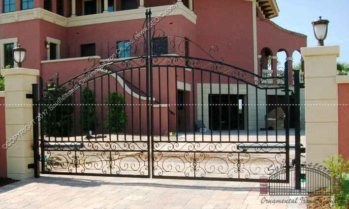 Custom Aluminum Driveway Gate (#VG-12)
