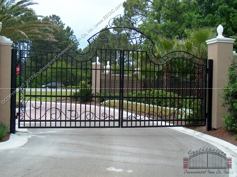 Custom Aluminum Driveway Gate (#VG-16)