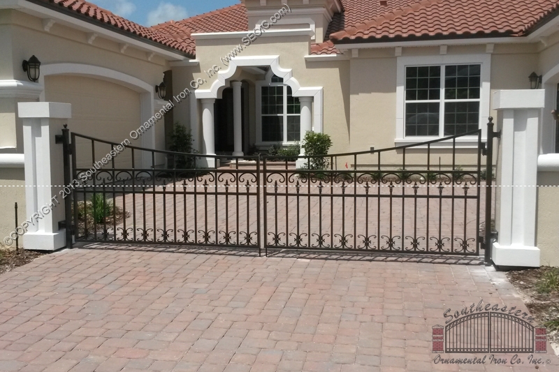 Custom Aluminum Driveway Gate (#VG-20)