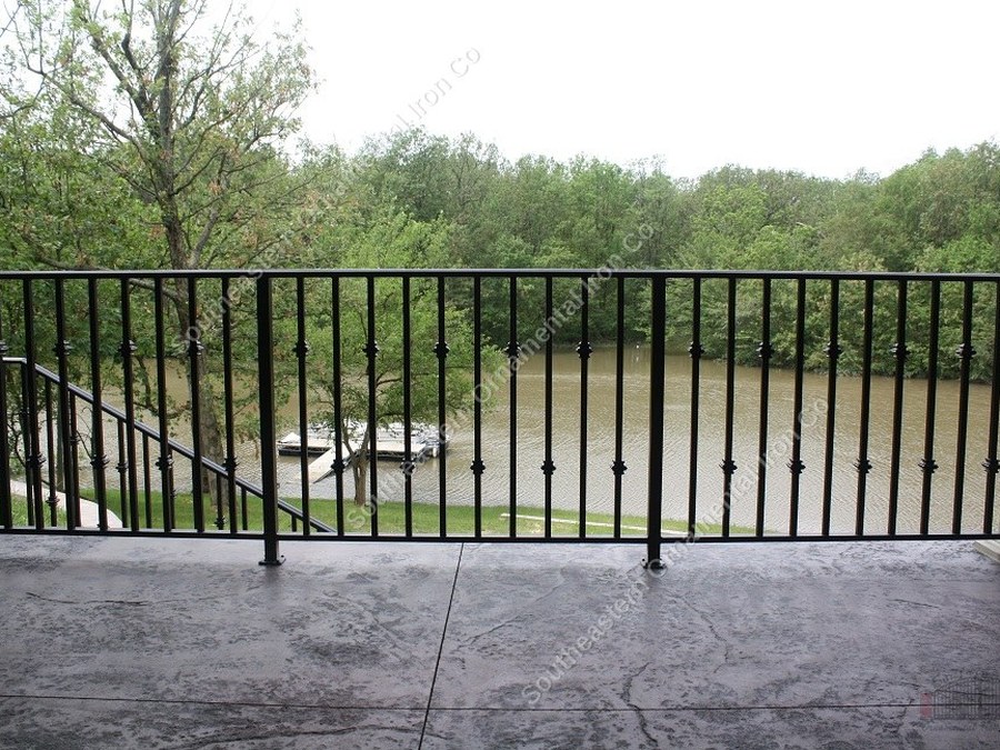 Custom_Aluminum_Railing_Alt-Collars(R-131)