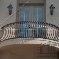 Aluminum Balcony Railing with scoll top and bellowed pickets
