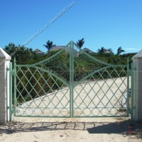 Custom Aluminum Driveway Gate (#VG-18)